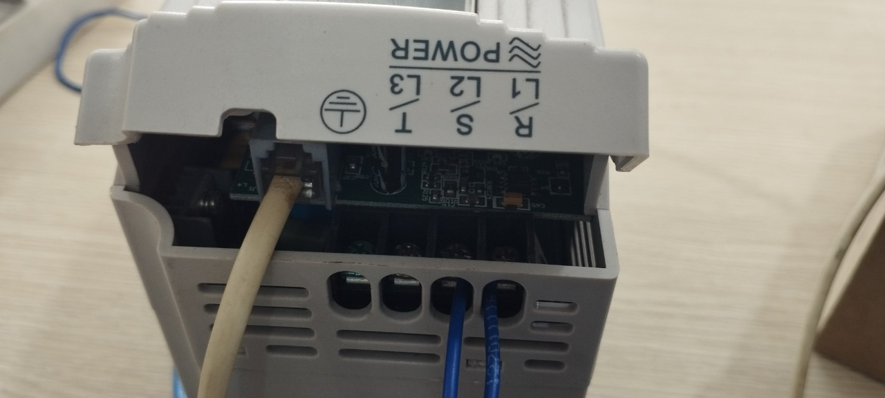 truyen thong man hinh delta voi bien tan